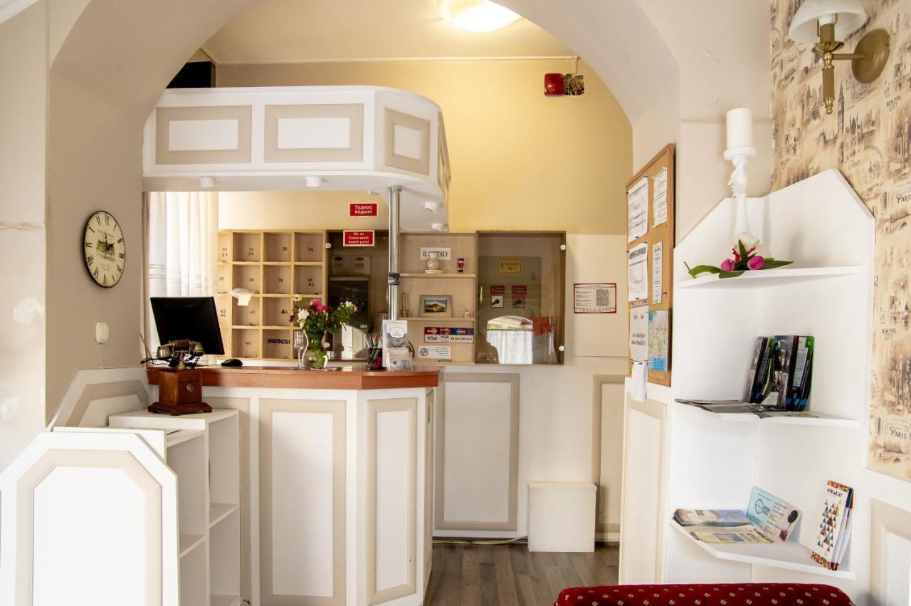 Gyula Panzio Hotel ภายนอก รูปภาพ