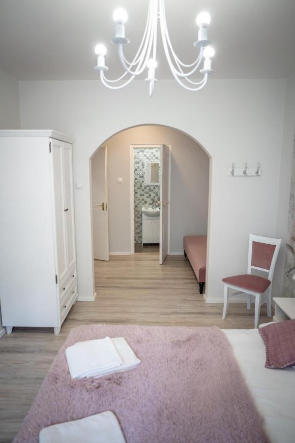 Gyula Panzio Hotel ภายนอก รูปภาพ