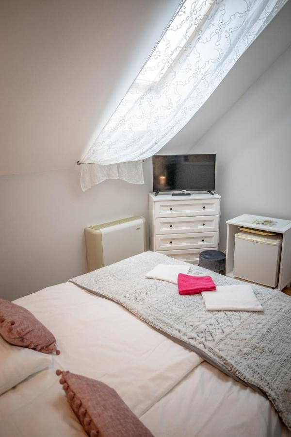 Gyula Panzio Hotel ภายนอก รูปภาพ