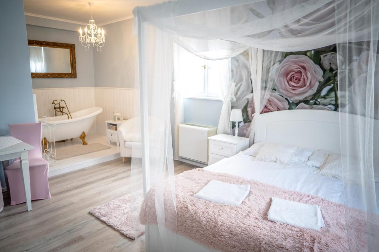 Gyula Panzio Hotel ภายนอก รูปภาพ