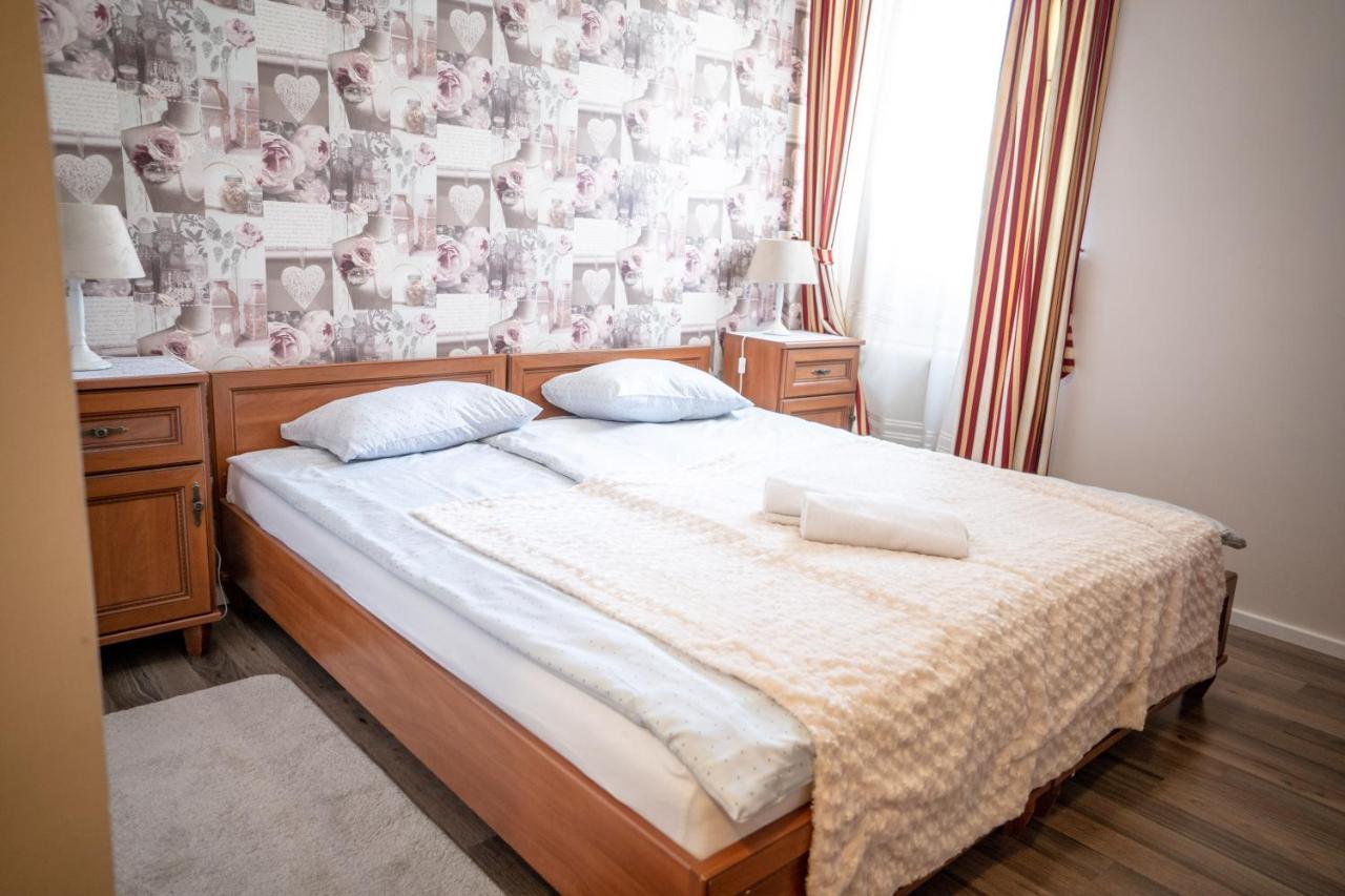 Gyula Panzio Hotel ภายนอก รูปภาพ