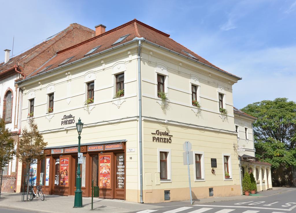 Gyula Panzio Hotel ภายนอก รูปภาพ