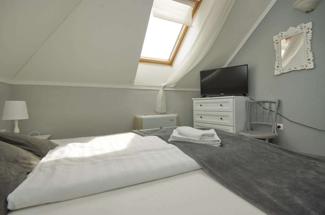 Gyula Panzio Hotel ภายนอก รูปภาพ