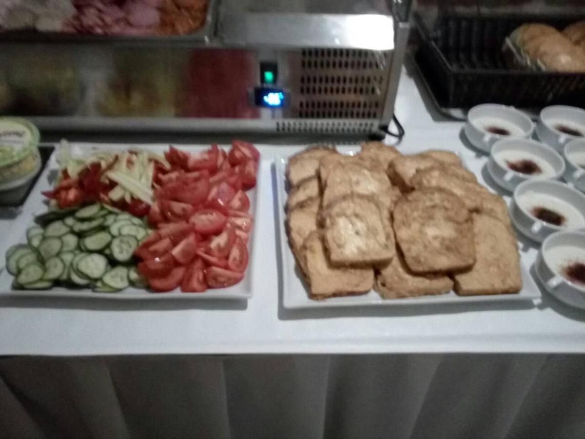 Gyula Panzio Hotel ภายนอก รูปภาพ