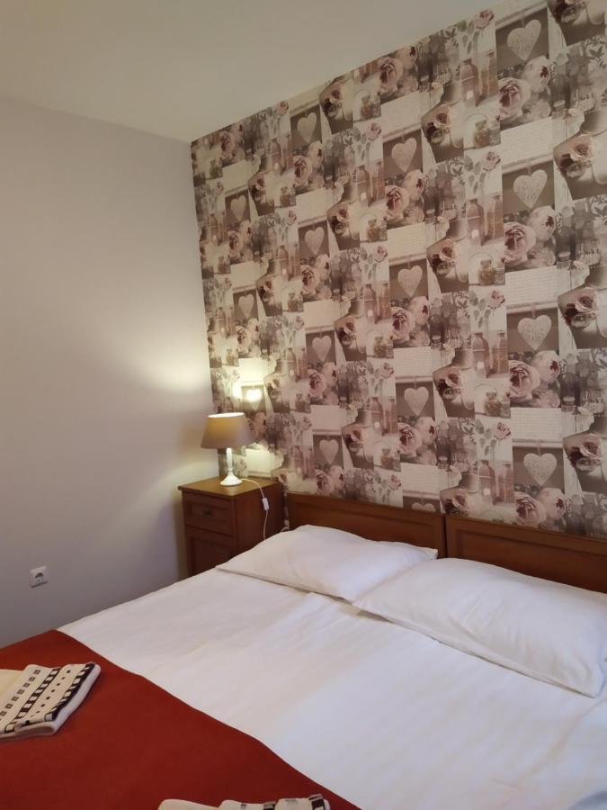 Gyula Panzio Hotel ภายนอก รูปภาพ