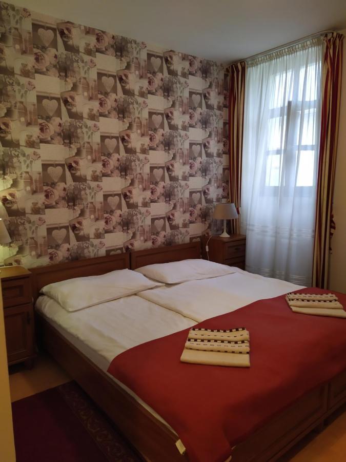 Gyula Panzio Hotel ภายนอก รูปภาพ