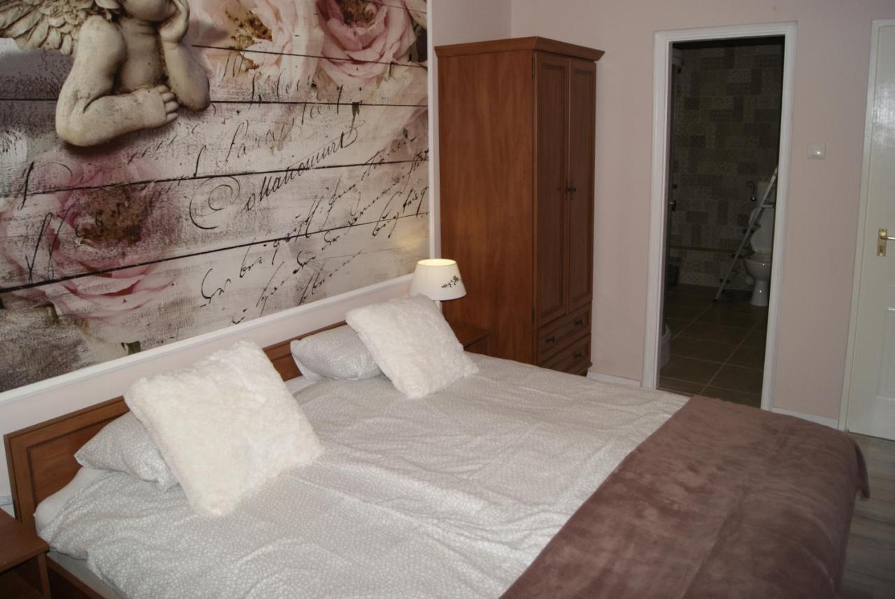 Gyula Panzio Hotel ภายนอก รูปภาพ