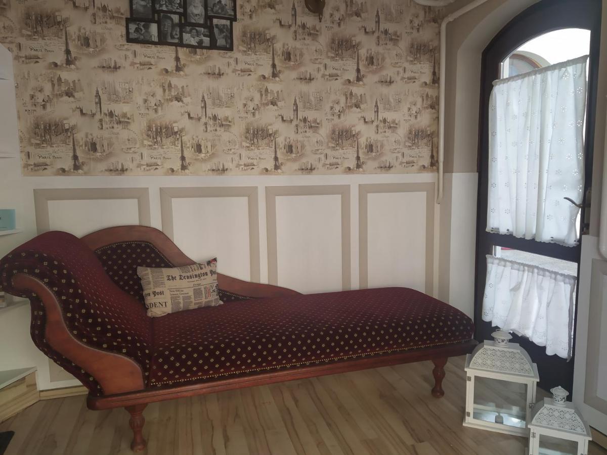 Gyula Panzio Hotel ภายนอก รูปภาพ